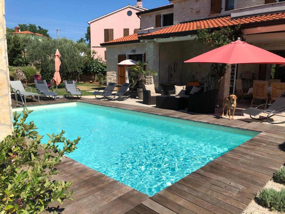 Casa Stefanie Villa Kaštelir Exteriör bild