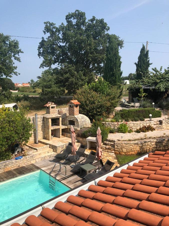 Casa Stefanie Villa Kaštelir Exteriör bild