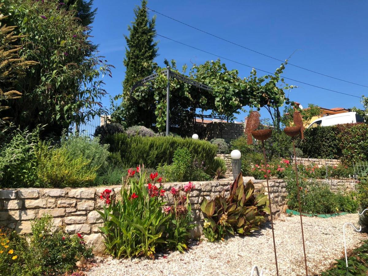 Casa Stefanie Villa Kaštelir Exteriör bild
