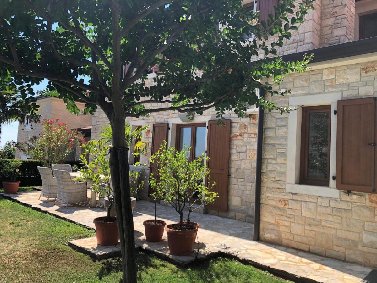 Casa Stefanie Villa Kaštelir Exteriör bild